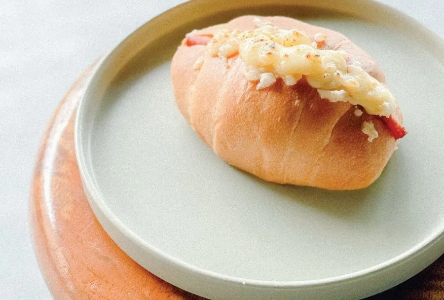 Salt bread cheese pepperoni